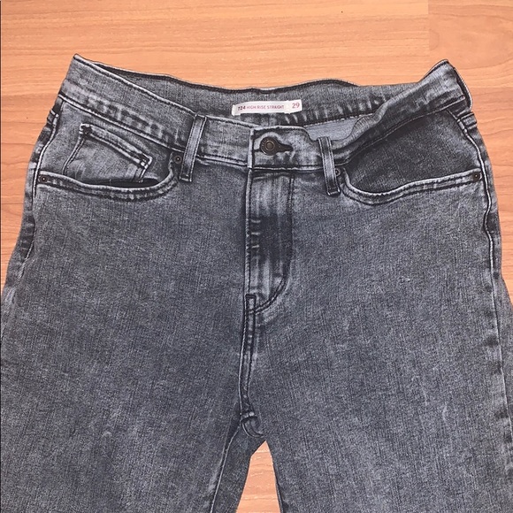 ⚡️SALE⚡️High rise Levi’s Straight Jeans - Picture 2 of 5